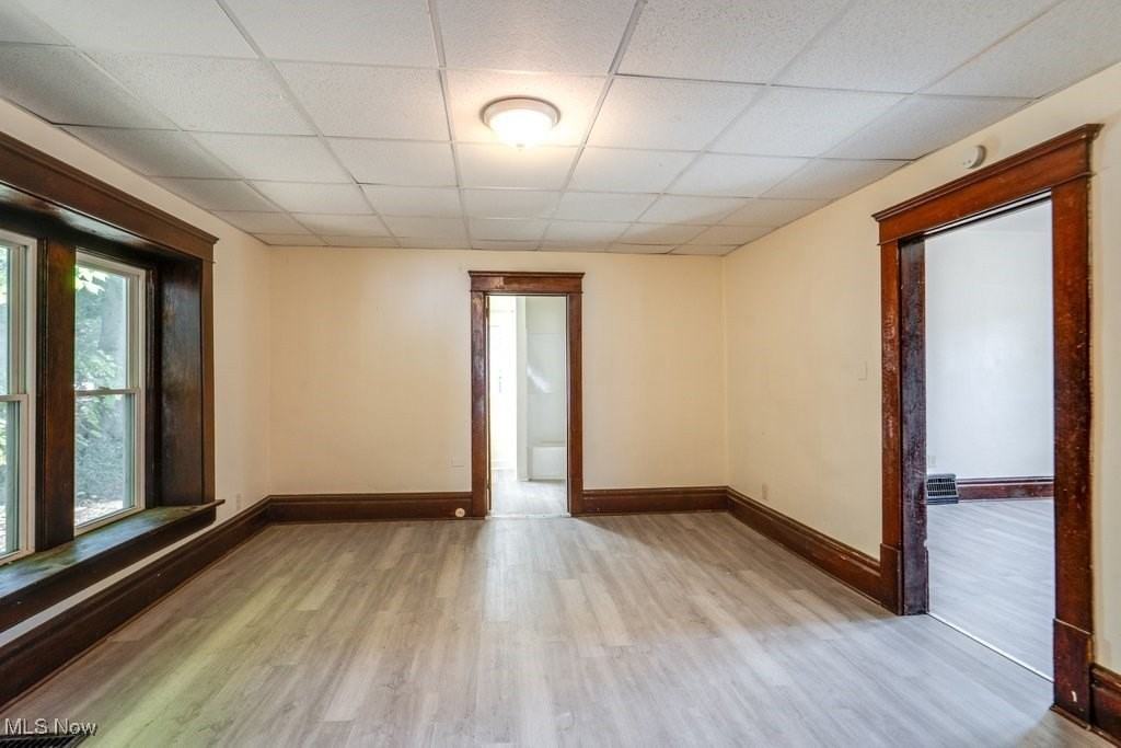 485 Allyn St - Photo 4 of 30