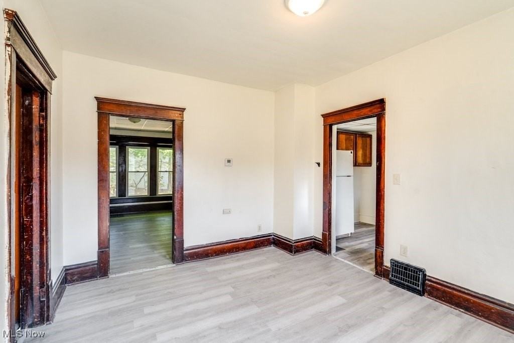 485 Allyn St - Photo 5 of 30