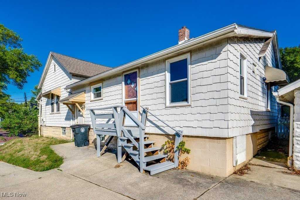 491 Allyn Street - Photo 2 of 14