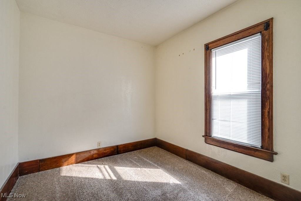 309 Power St - Photo 3 of 19