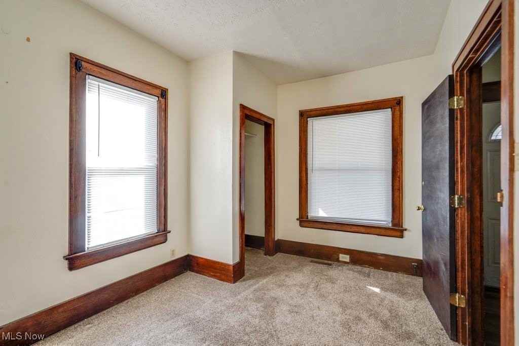 309 Power St - Photo 4 of 19