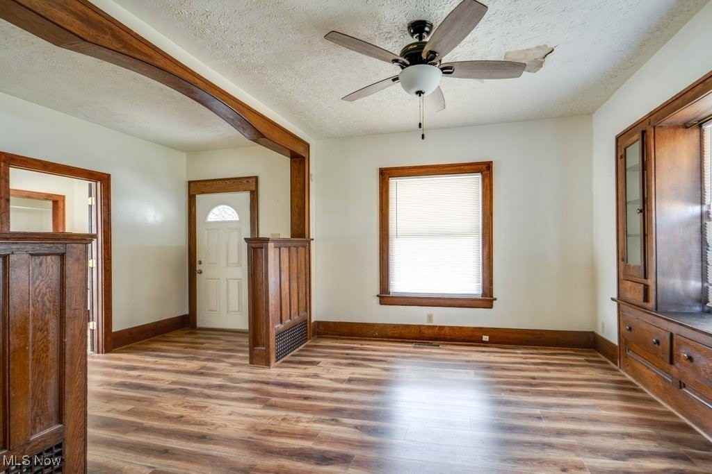 309 Power St - Photo 6 of 19