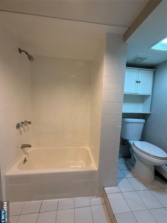 1430 44th St - Photo 4 of 8