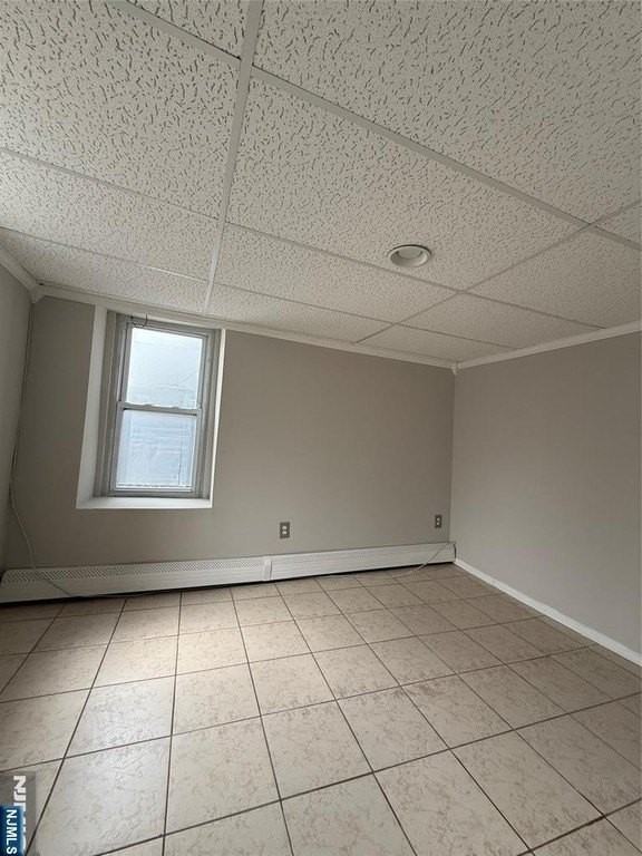 1430 44th St - Photo 5 of 8