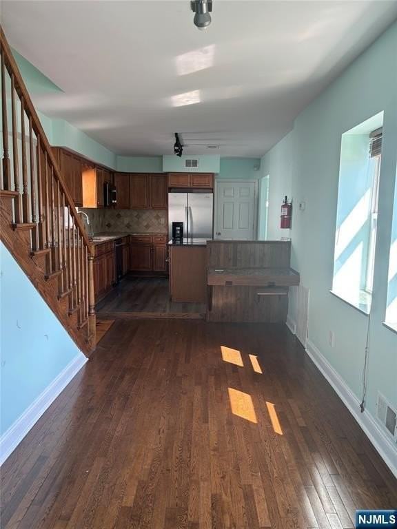 939 Meacham Ave - Photo 4 of 10