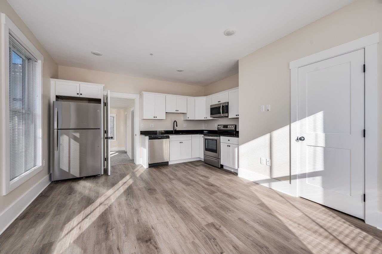 553 Islington St #3 - Photo 5 of 17