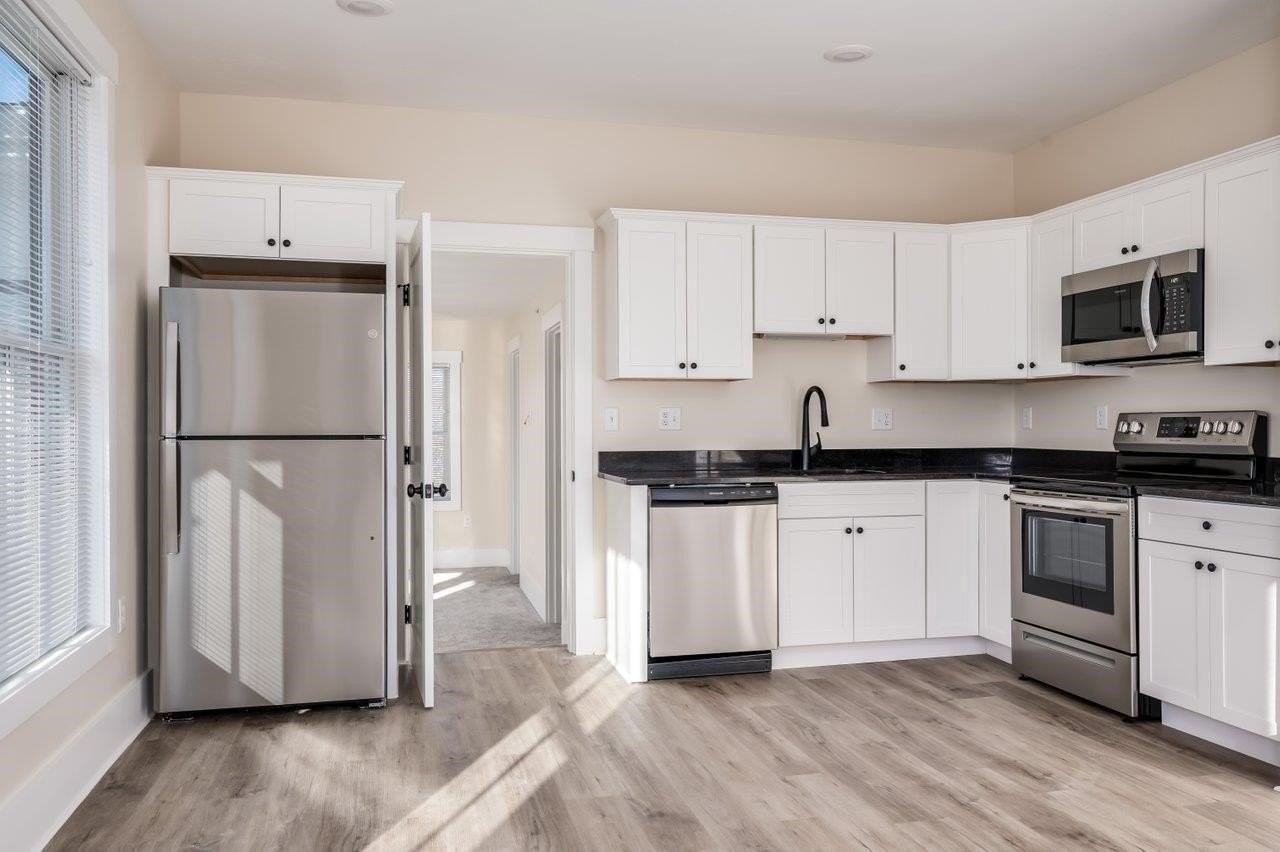 553 Islington St #3 - Photo 6 of 17