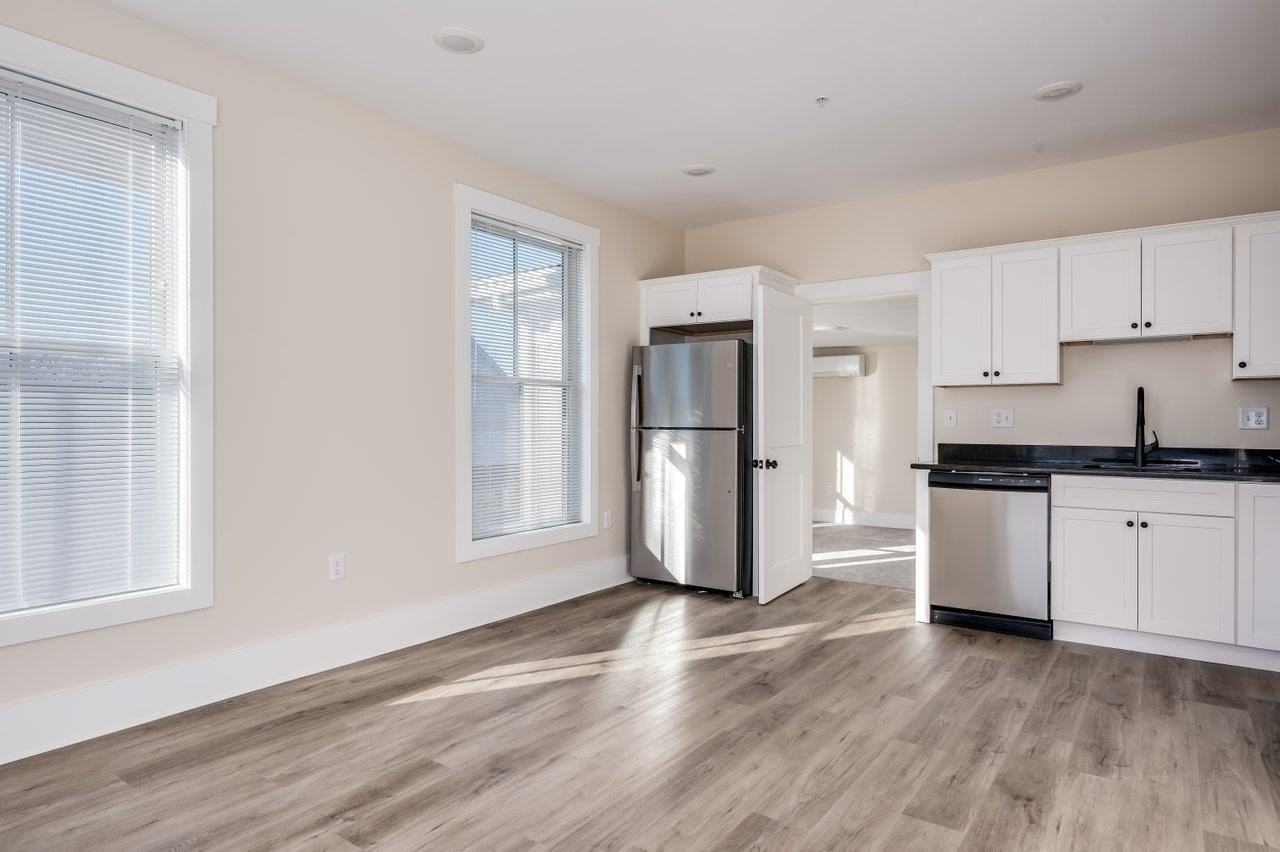 553 Islington St #3 - Photo 7 of 17