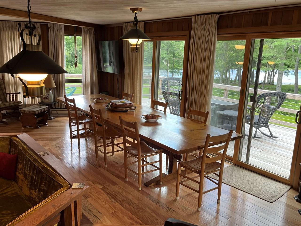 590 Center Rd - Photo 4 of 22