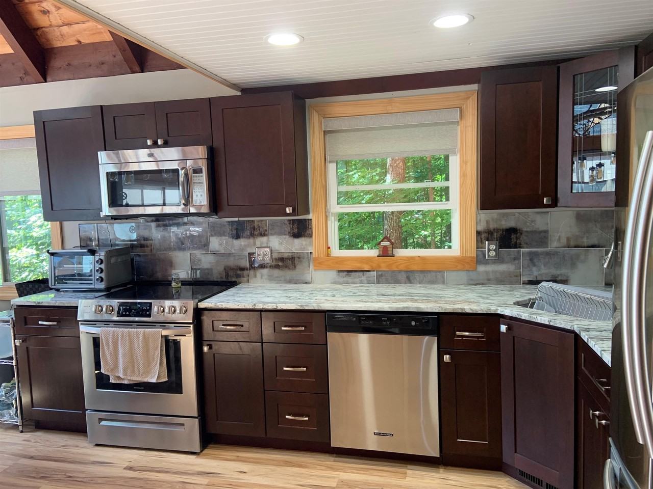 44 Mountain Dr - Photo 4 of 15