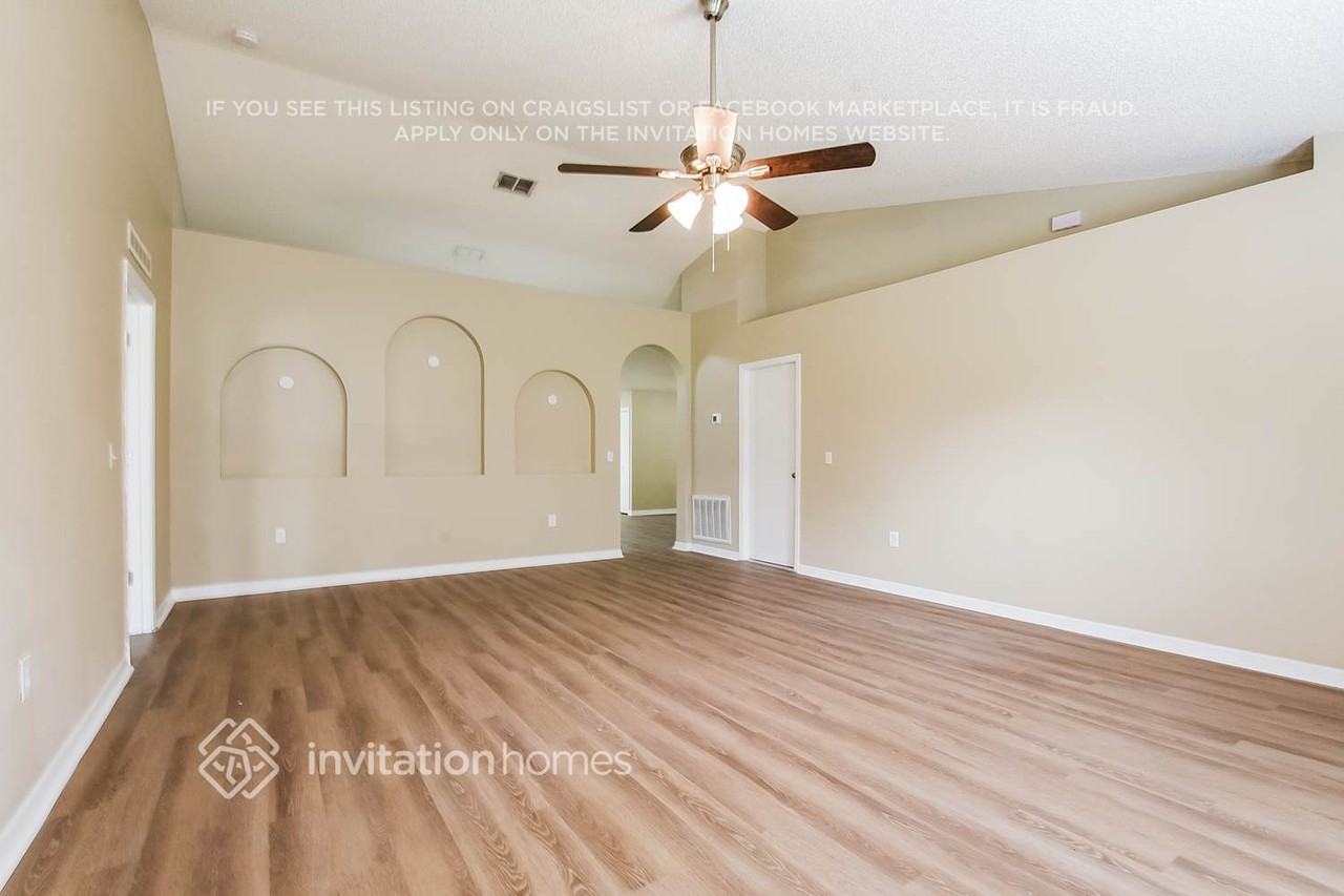 2891 Ruxton Dr - Photo 4 of 17