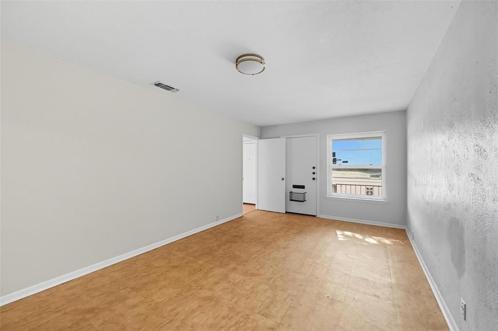 3512 Park Ridge Boulevard - Photo 4 of 16