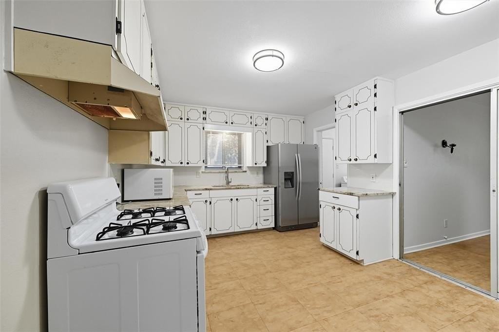 3512 Park Ridge Boulevard - Photo 5 of 16