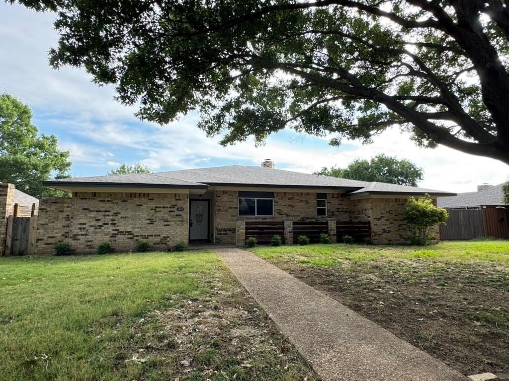 1922 Kensington Dr - Photo 2 of 39