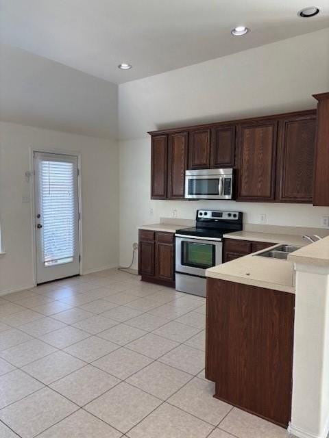 1218 Pine Forest Dr - Photo 5 of 10