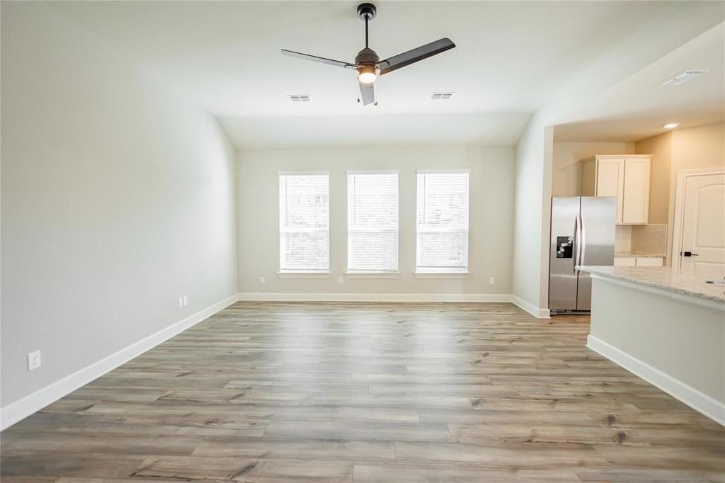 613 Harbor Oaks Dr - Photo 6 of 25