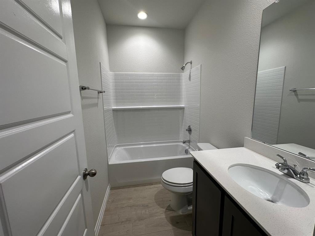 1613 Edgeway Dr - Photo 2 of 14