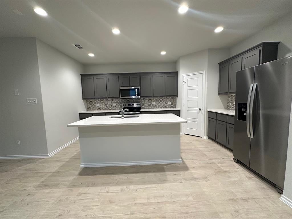 1613 Edgeway Dr - Photo 4 of 14