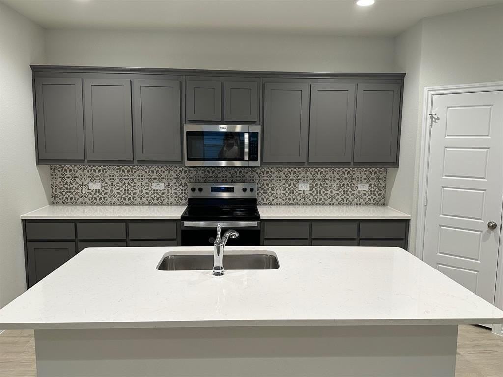 1613 Edgeway Dr - Photo 5 of 14