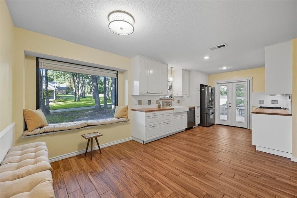 1520 Bellechase Dr - Photo 5 of 18