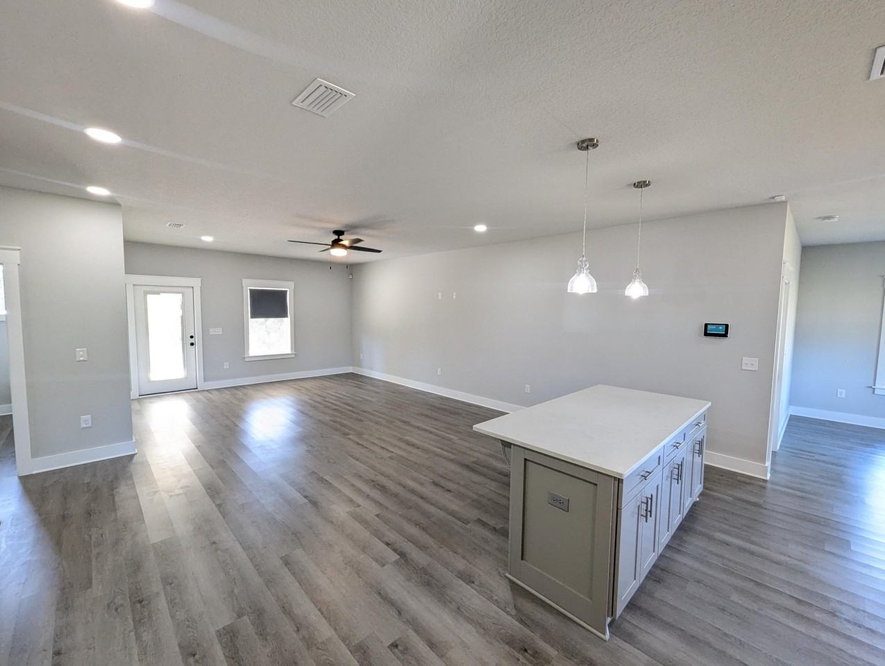 5841 Congress St - Photo 2 of 23