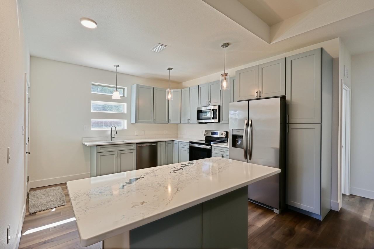 7580 E Bay Blvd - Photo 3 of 21