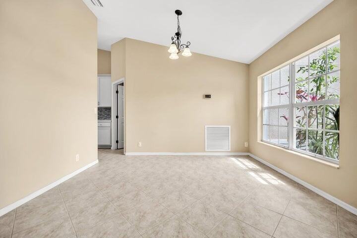 1355 Sw Porter Rd - Photo 3 of 8