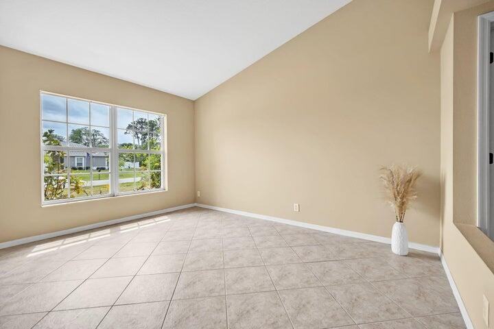 1355 Sw Porter Rd - Photo 4 of 8