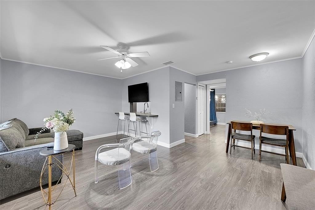 1027 Tequesta St #2 - Photo 4 of 20