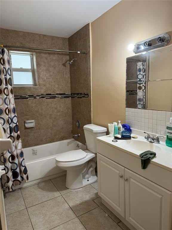 3033 3033 NW 43th Ave #104 - Photo 3 of 6