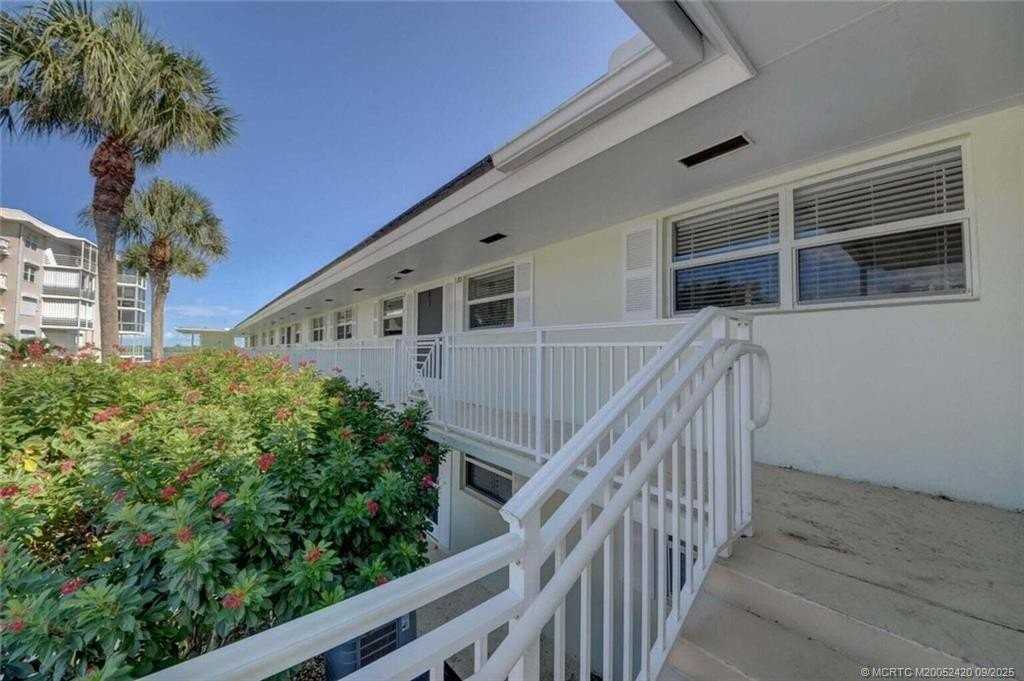 68 Yacht Club Dr Apt 20 #20 - Photo 5 of 28