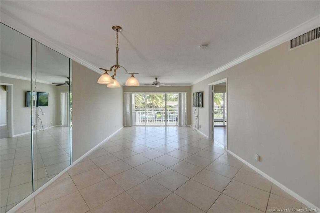 68 Yacht Club Dr Apt 20 #20 - Photo 7 of 28