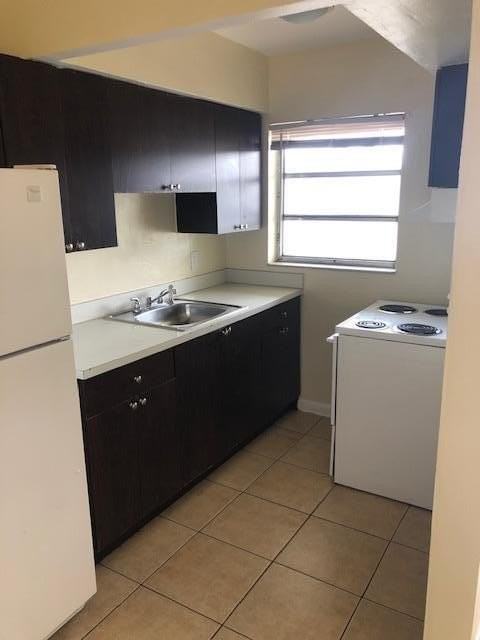 1310 S Federal Hwy #8 - Photo 4 of 9