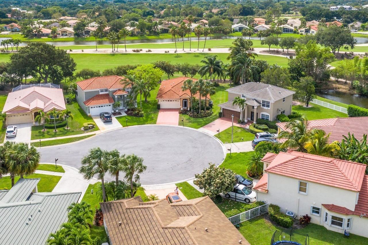 1710 Lakefield North Ct - Photo 2 of 41