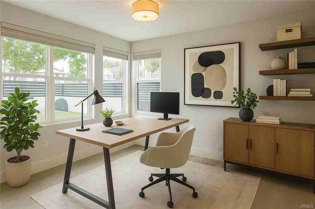 118 N Oak Ave - Photo 3 of 8