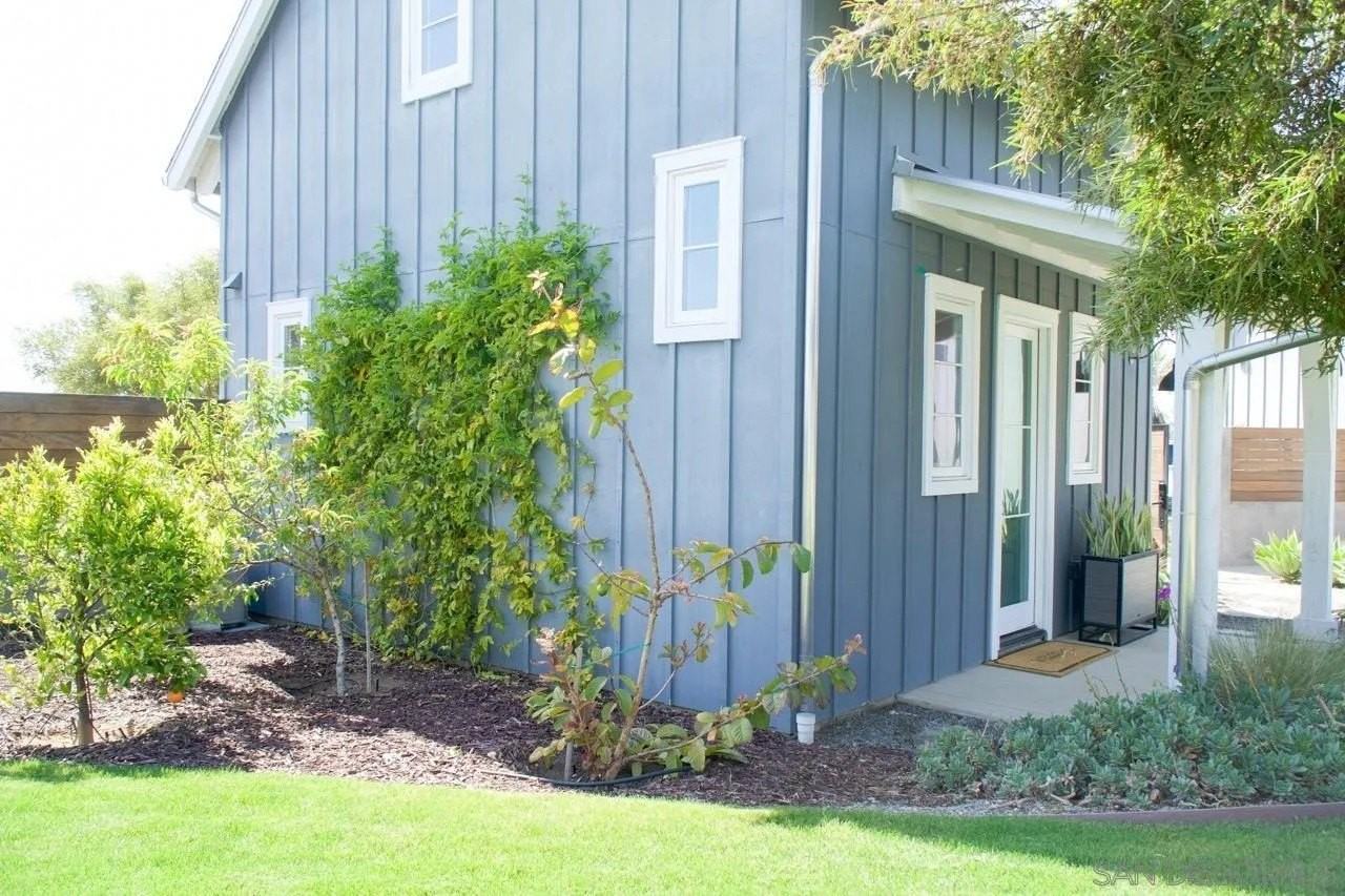 1245 Canton Ct - Photo 3 of 31