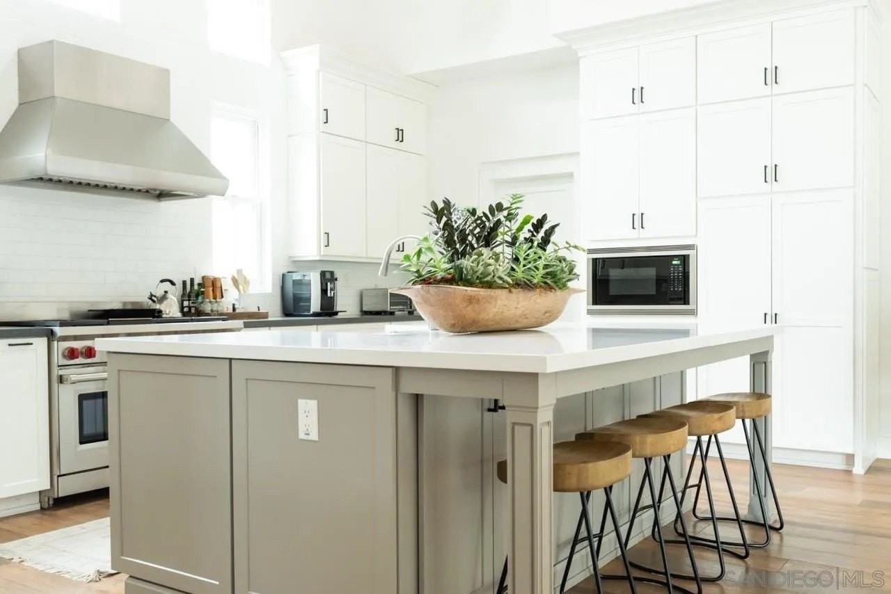 1245 Canton Ct - Photo 6 of 31