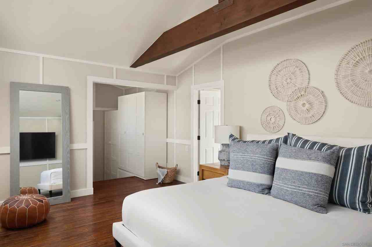 335 Gravilla St - Photo 7 of 36