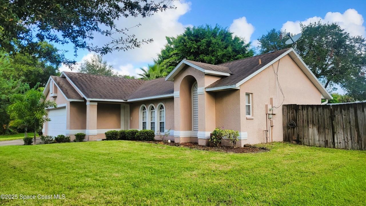 2342 Appalachian Dr - Photo 3 of 32