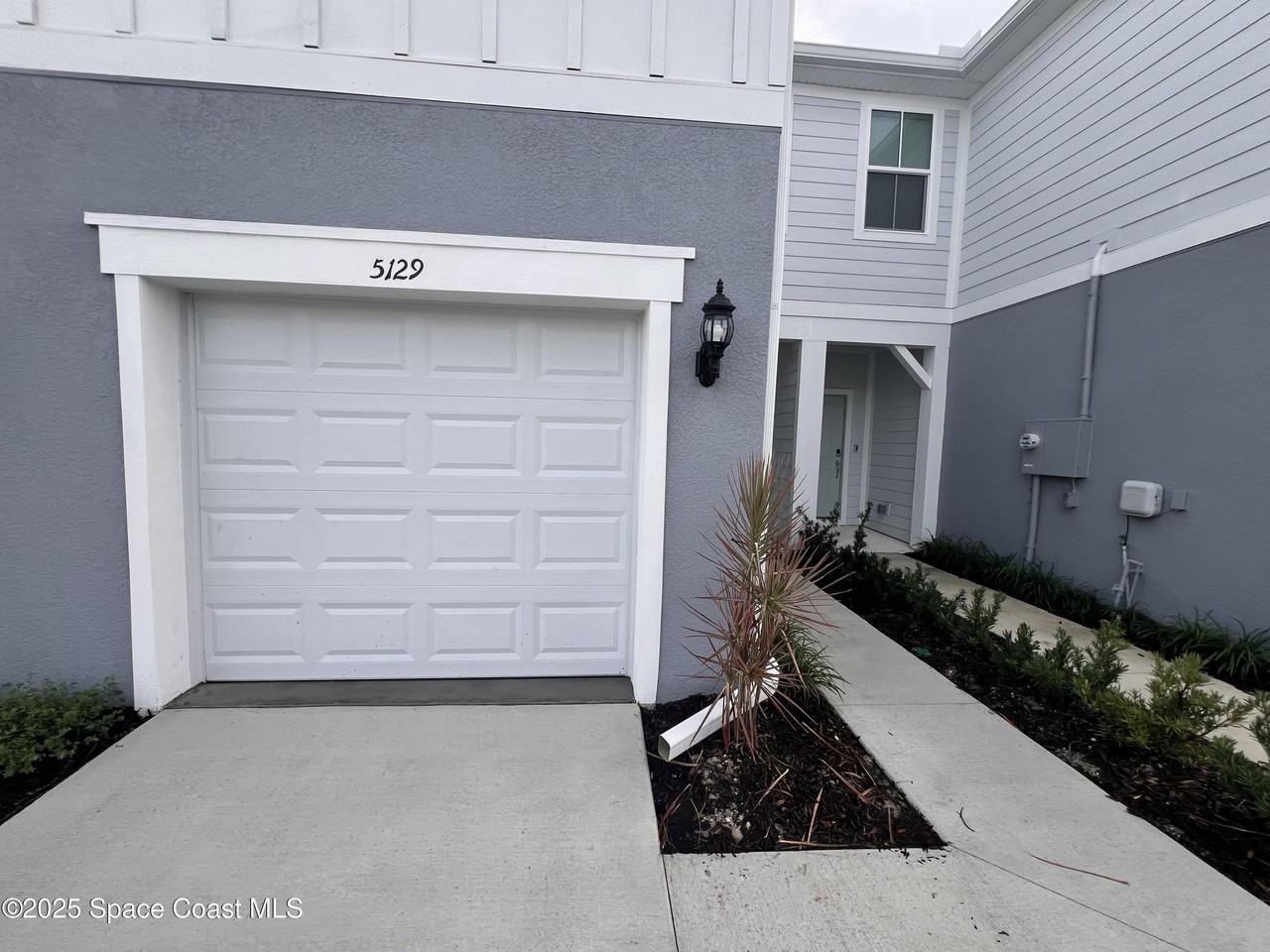 5129 Inspire Ln - Photo 2 of 22