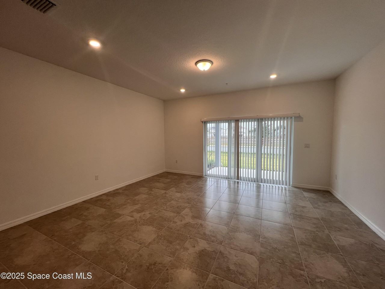 5129 Inspire Ln - Photo 6 of 22