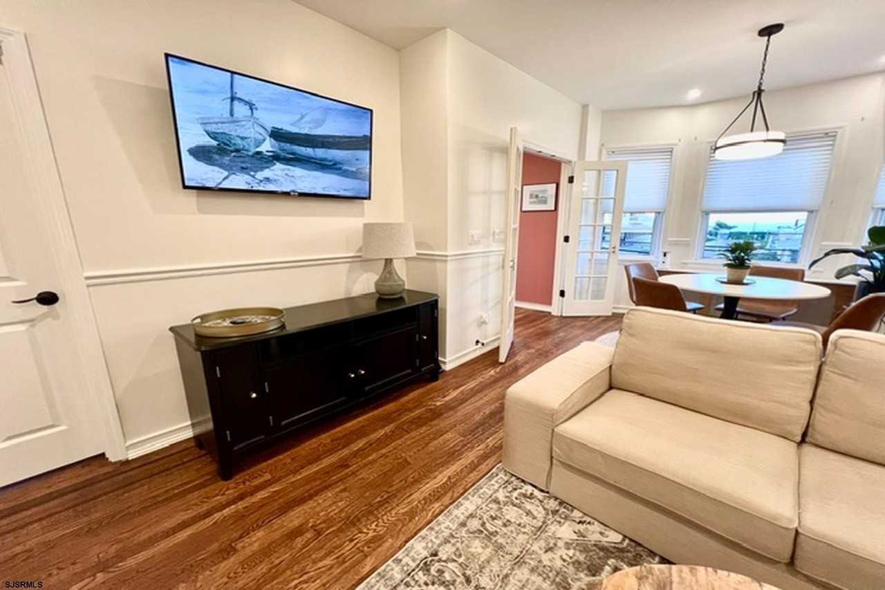 5003 Atlantic Ave - Photo 5 of 17