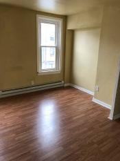 218 Grant Ave - Photo 2 of 3