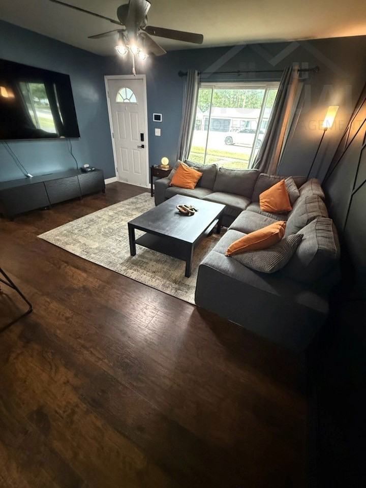 6412 Marcy St - Photo 3 of 8