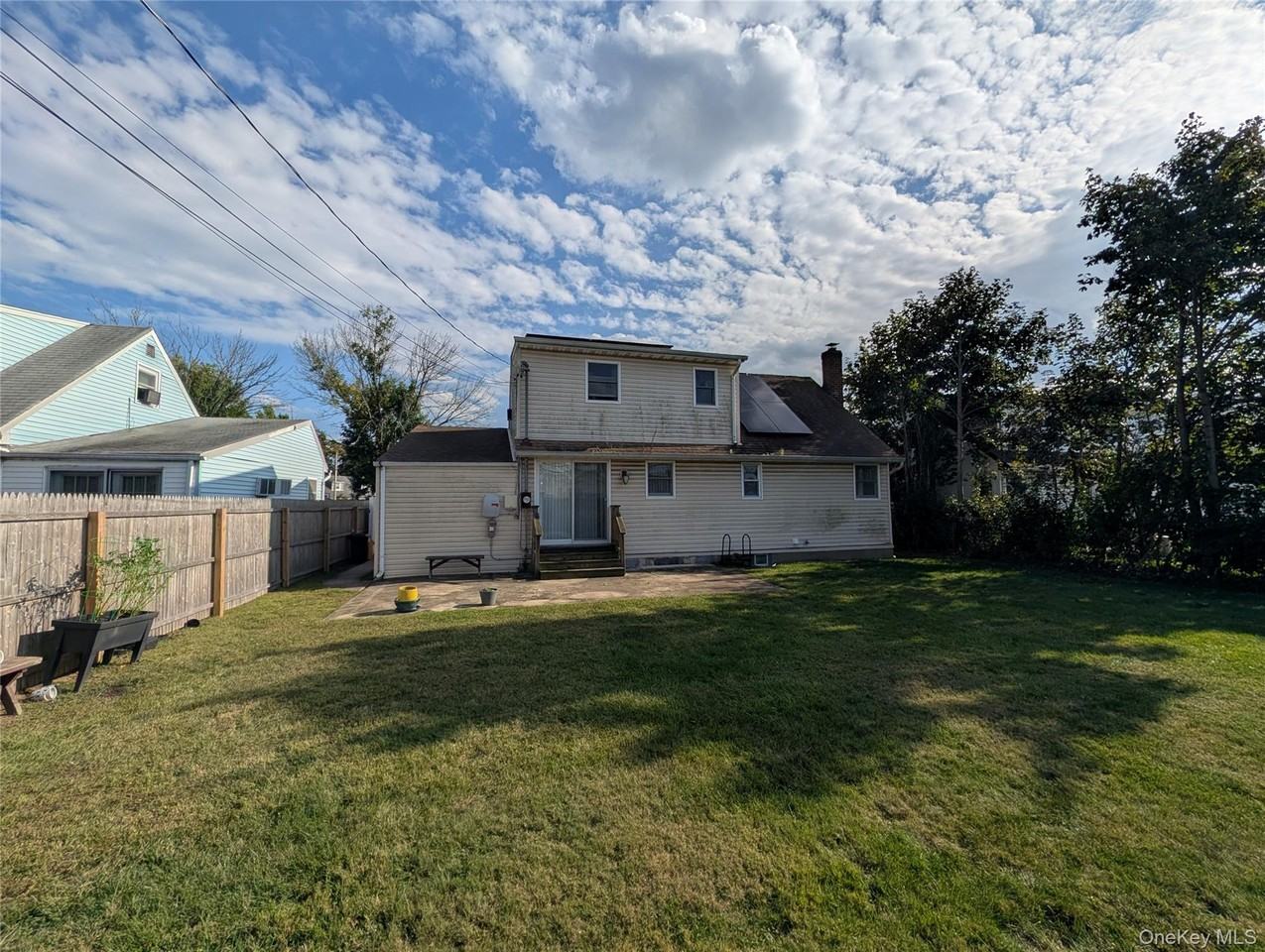 23 Colonial Dr - Photo 3 of 15