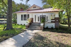 featured image of 620 Rogers St