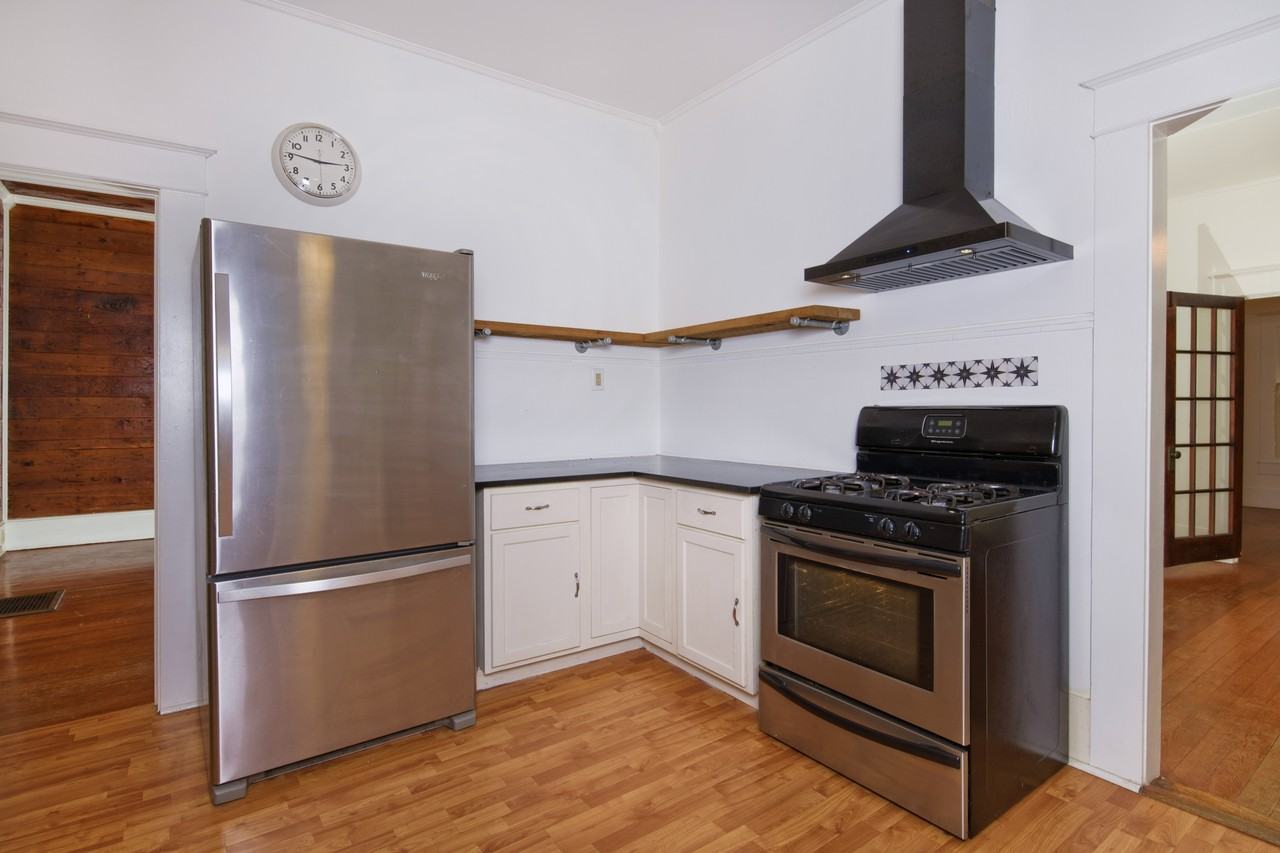 620 Rogers St - Photo 4 of 24