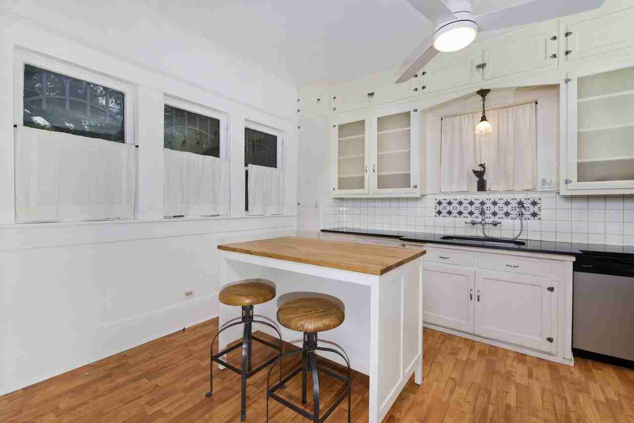 620 Rogers St - Photo 5 of 24