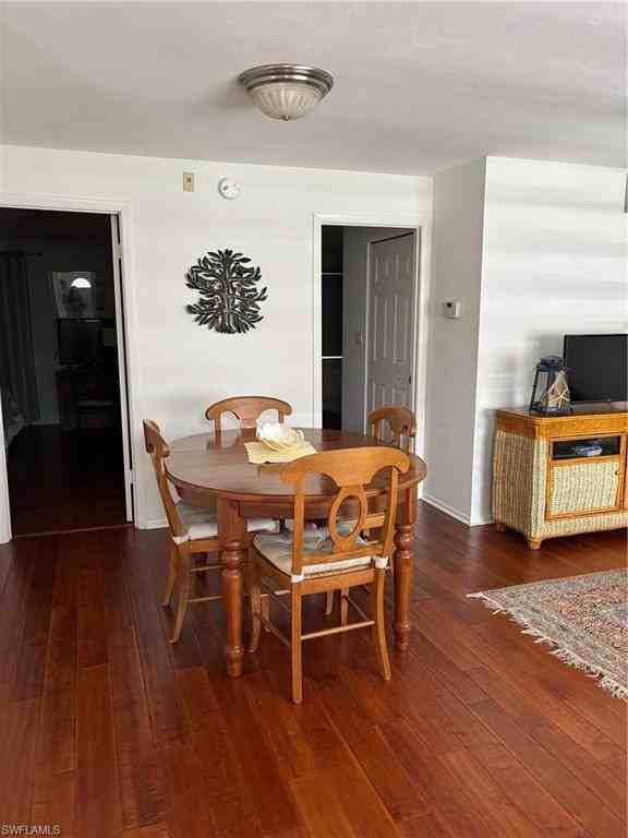 546 Broad Ave S - Photo 4 of 11