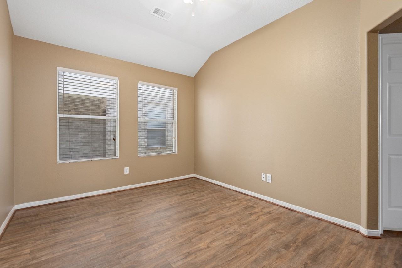 1143 Northgate Springs Dr - Photo 7 of 18